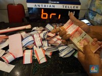 Sesi I Hari Ini, Asing Lepas BBCA-BBRI, Koleksi TBIG-WSKT