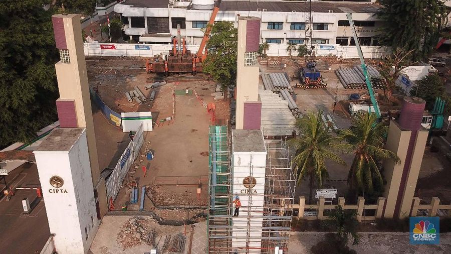 Suasana proyek revitalisasi Taman Ismail Marzuki (TIM), Jakarta, Kamis (28/11/2019).