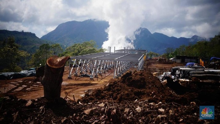 Pembangkit Listrik Panas Bumi (PLTP) Sokoria sebanyak 5 MW/Gustidha Budiartie