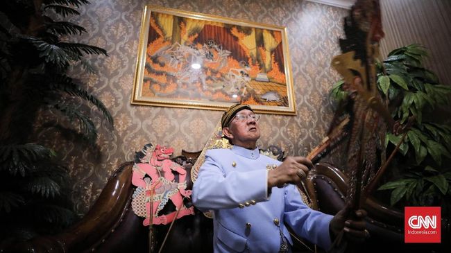 Dedikasi 60 Tahun Ki Manteb Soedharsono untuk Wayang