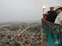 Chairul Tanjung Gelar Topping Off Perdana Trans Park Juanda
