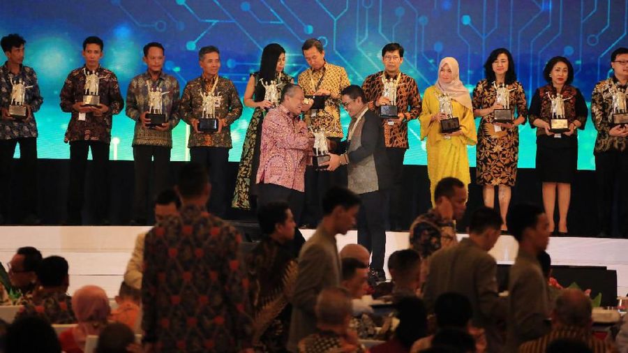 Bank BRI Dinobatkan Sebagai Bank UMKM Terbaik dan Bank Pendukung Pendalaman Pasar Uang Terbaik Pada Pertemuan Tahunan Bank Indonesia