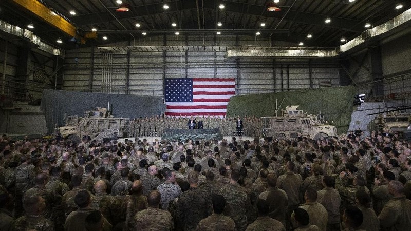 Presiden AS Donald Trump merayakan Thanksgiving dengan mengunjungi pasukan AS di Afghanistan Kamis (28/11/2019) waktu setempat.