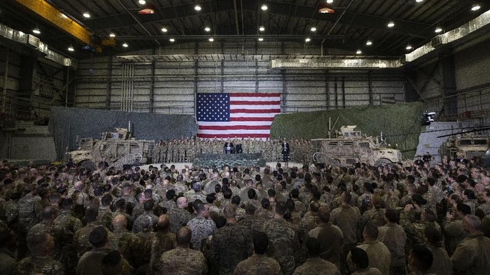 Trump rayakan thanksgiving dengan pasukan AS di Afganistan  (AP Photo/Alex Brandon)