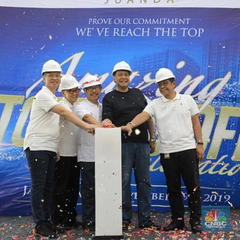 Mengintip Kemeriahan Topping Off Transpark Juanda Bekasi