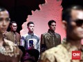 FOTO: Jiwa Iwan Tirta dalam Koleksi Batik 'Mataguru'
