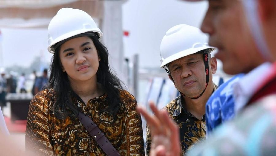 Putri Tanjung buka suara soal tugas-tugasnya sebagai stafsus milenial