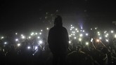 Penyanyi rap Moroko, Madd, tampil pada suatu konser rap yang merupakan bagian dari festival musik Visa di Rabat. (AP Photo/Mosa'ab Elshamy)