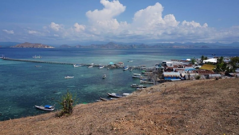 Di Labuan Bajo, jangan lupa mampir dan lewat ke Pulau Messah yang berada di Nusa Tenggara Timur.
