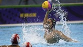 Meraih tiga kemenangan dan satu hasil seri, Indonesia mengumpulkan tujuh poin dan menempati puncak klasemen cabang olahraga polo air putra di SEA Games 2019. (Photo by WAKIL KOHSAR / AFP)