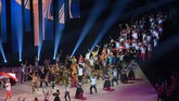 Kontingen Indonesia melakukan defile dalam pembukaan SEA Games 2019 di Philippine Arena, Bulacan, Filipina, Sabtu (30/11). (ANTARA FOTO/Nyoman Budhiana)