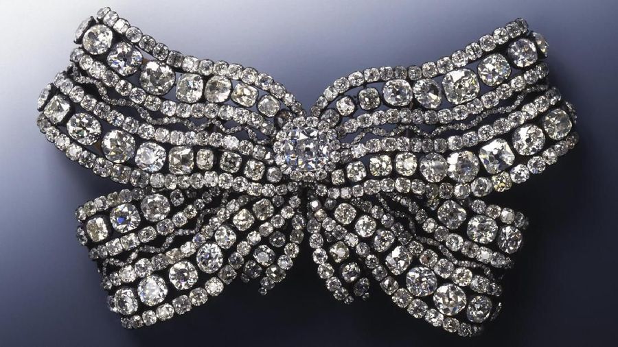 This undated photo provide by the State Art Collection in Dresden on Monday, Nov. 25, 2019, shows a big breast bow from the jewellery that were stolen from the Green Vault early Monday, Nov. 25, 2019 morning in Dresden. (Staatliche Kunstsammlungen Dresden/Juergen Karpinski via AP)