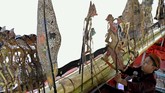 Di Semarang, ada juga Festival Dalang yang menampilkan dalang anak Esa Wijaya membawakan lakon Wiroto Parwo. (ANTARA FOTO/R. Rekotomo)