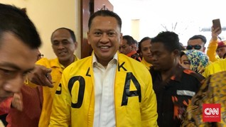 Jokowi Ajak Kader Golkar Tepuk Tangan untuk Bamsoet