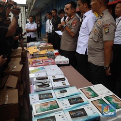 RI Kebobolan 10 Juta HP Ilegal, Bea Cukai 'Masuk Angin'?