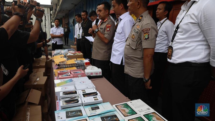 Penyelundupan Barang Ilegal (²©²ÊÍøÕ¾/Tri Susilo)