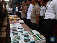 RI Kebobolan 10 Juta HP Ilegal, Bea Cukai 'Masuk Angin'?
