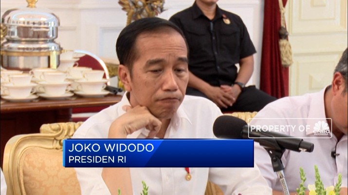 RI Makin Ketinggalan, Jokowi Minta Dubes Cari Teknologi Baru Presiden Joko Widodo (Jokowi) menekankan kepada duta besar yang tersebar di berbagai belahan dunia untuk mencari informasi teknologi baru di luar negeri.