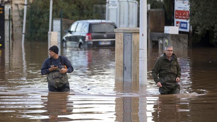 Banjir dipicu oleh hujan lebat yang terjadi sejak seminggu terakhir.