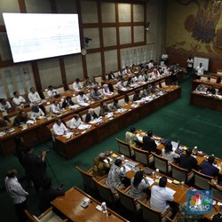 DPR Cecar Erick, Minta Solusi Konkret Selamatkan Garuda