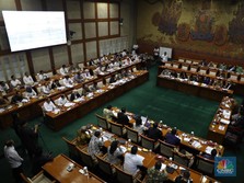 DPR Cecar Erick, Minta Solusi Konkret Selamatkan Garuda