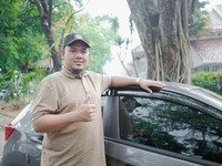 Gabung Grab, Teman Tuli Ini Makin Pede Komunikasi