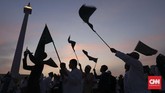 Massa aksi Reuni 212 di Monas, Jakarta, Senin (2/12). (CNN Indonesia/Safir Makki)