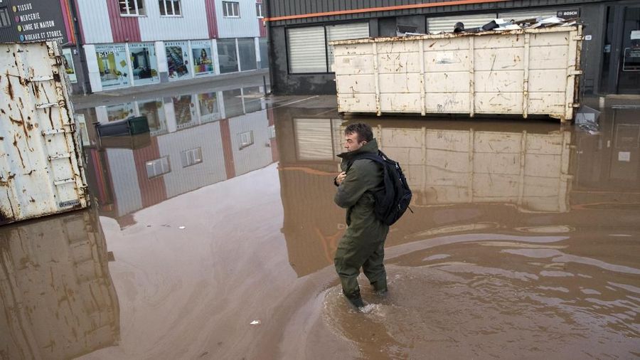 Banjir dipicu oleh hujan lebat yang terjadi sejak seminggu terakhir.