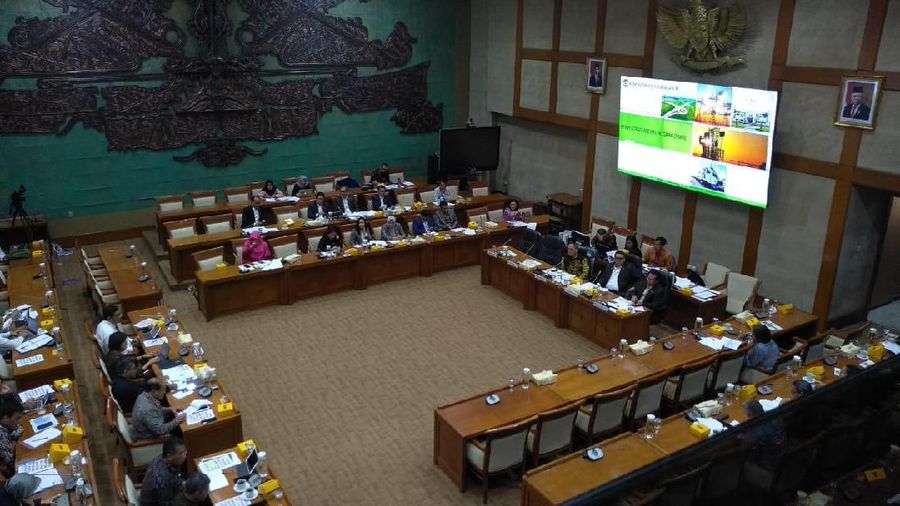Perusahaan pelat merah dari sektor aneka industri semuanya mendapata status distress dari Kementerian Keuangan.