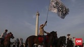 Massa aksi Reuni 212 di Monas, Jakarta, Senin (2/12). (CNN Indonesia/Safir Makki)