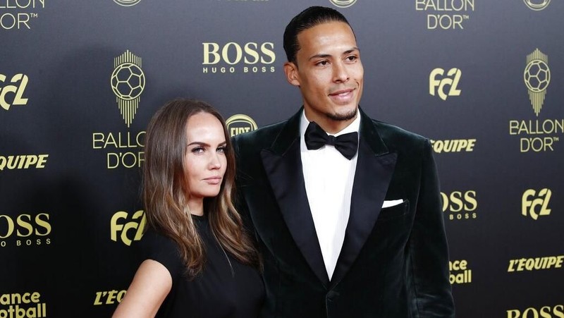 Lionel Messi memenangi Ballon d'Or 2019 setelah mengalahkan Virgil van Dijk dan Cristiano Ronaldo pada Senin, 2 Desember 2019 di Paris, Prancis.
