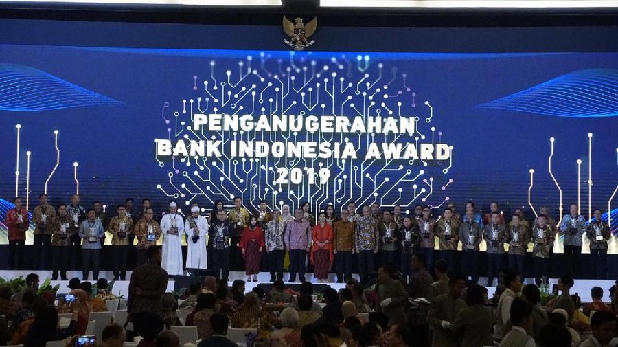 Sementara Bank Mandiri cabang Sorong juga terpilih menjadi Kantor Bank Pengelola Kas Titipan Terbaik.