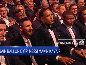 Raih Ballon d'Or, Messi Makin Kaya