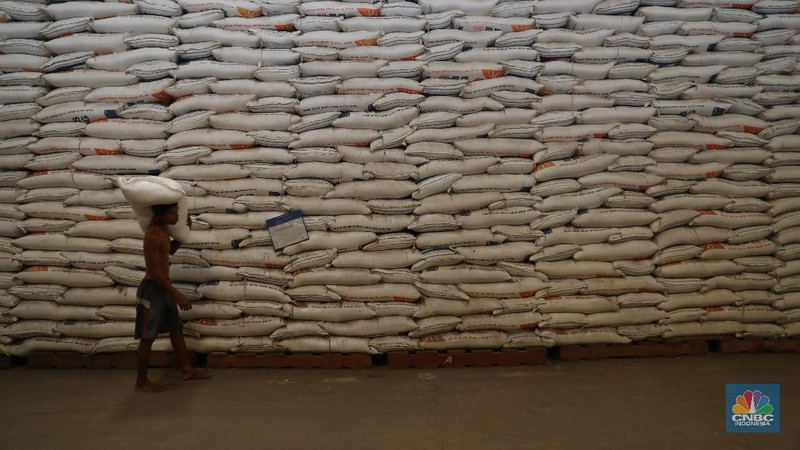 Perum Bulog akan membuang 20 ribu ton beras cadangan pemerintah (CBP) atau disposal stock dengan cara diolah lagi.