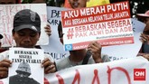 PT Kapuk Naga Indah menyebutkan bahwa Muhamad Alwi dilaporkan ke Kepolisian RI Daerah Metro Jaya, bukan karena memprotes aktivitas reklamasi Pulau C, melainkan melakukan suatu perbuatan/tindakan yang disertai dengan ancaman kekerasan. (CNN Indonesia/Andry Novelino)
