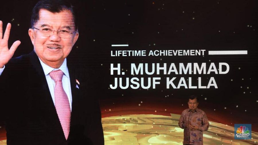 CNBC Indonesia Award 2019 menobatkan Muhammad Jusuf Kalla menjadi sosok untuk kategori Lifetime Achievement Award