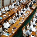 Geger Asuransi! DPR Panggil OJK, Nasabah MPAM hingga Kresna