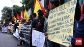 Pengacara menyatakan Muhamad Alwi dipolisikan oleh pengembang Pulau C, sedangkan pengembang membantah membuat aduan ke polisi soal kasus ini. (CNN Indonesia/Andry Novelino)