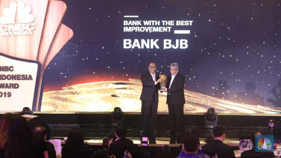 PT Bank Pembangunan Daerah Jawa Barat & Banten Tbk (BJBR) meraih penghargaan sebagai Bank With The Most Improvement dalam CNBC Indonesia Award 2019.