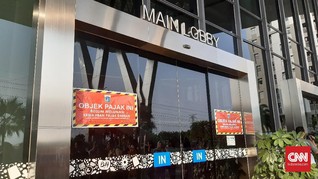 Mal di Green Bay Pluit Ditempeli Stiker Tunggak Pajak