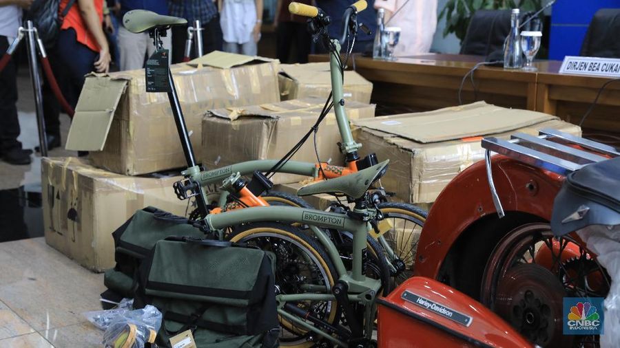 Harley dan Brompton Selundupan (CNBC Indonesia/Andrean Kristianto)