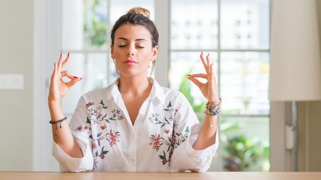 5 Gerakan Yoga Mata, Atasi Mata Lelah hingga Cegah Iritasi