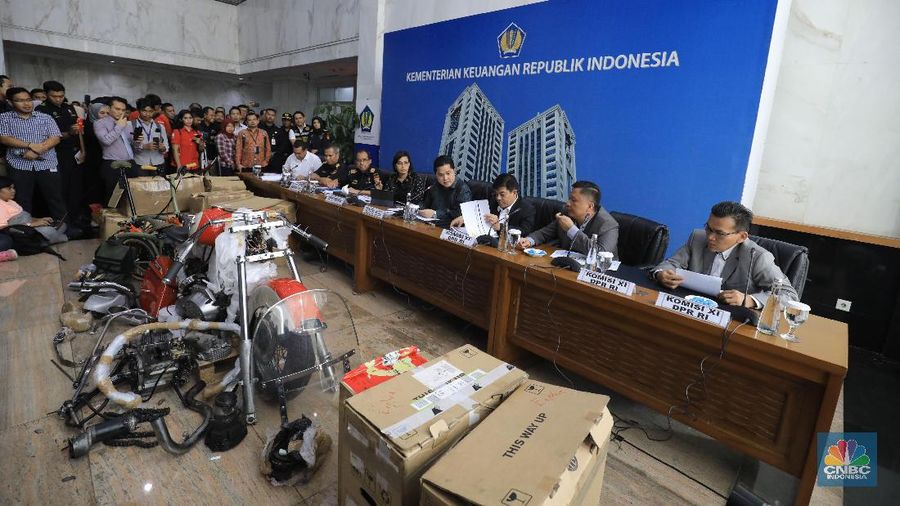 Permintaan itu disampaikan Ketua Majelis Permusyawaratan Rakyat Republik Indonesia Bambang Soesatyo.