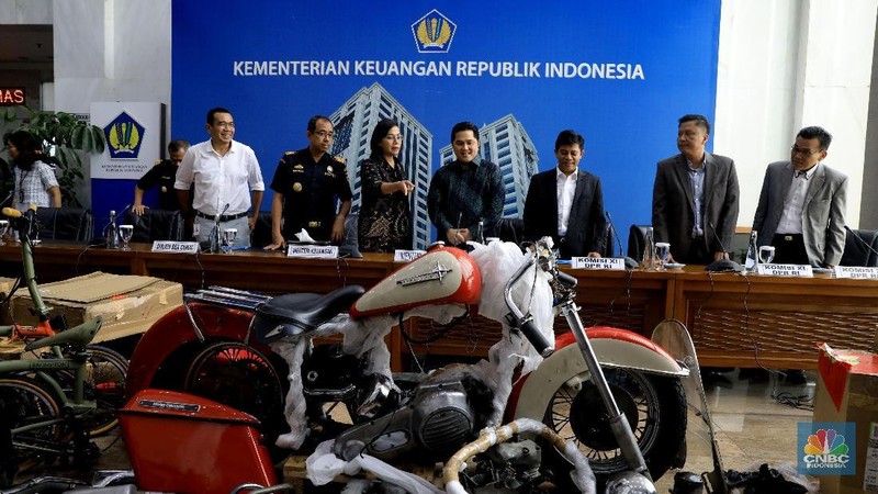 Komponen motor Harley Davidson bekas dan 2 buah sepeda Brompton baru senilai puluhan juta masuk ke Indonesia