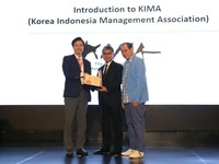 Sunarso Raih Indonesia Humane Entrepreneurship Award 2019