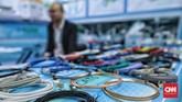 Salah satu komponen elektronik yang turut dipamerkan dalam Global Sources Electronics Indonesia. (CNN Indonesia/Bisma Septalisma).