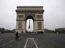 Tak Seindah Emily in Paris, Covid Prancis 'Horor' Cetak Rekor