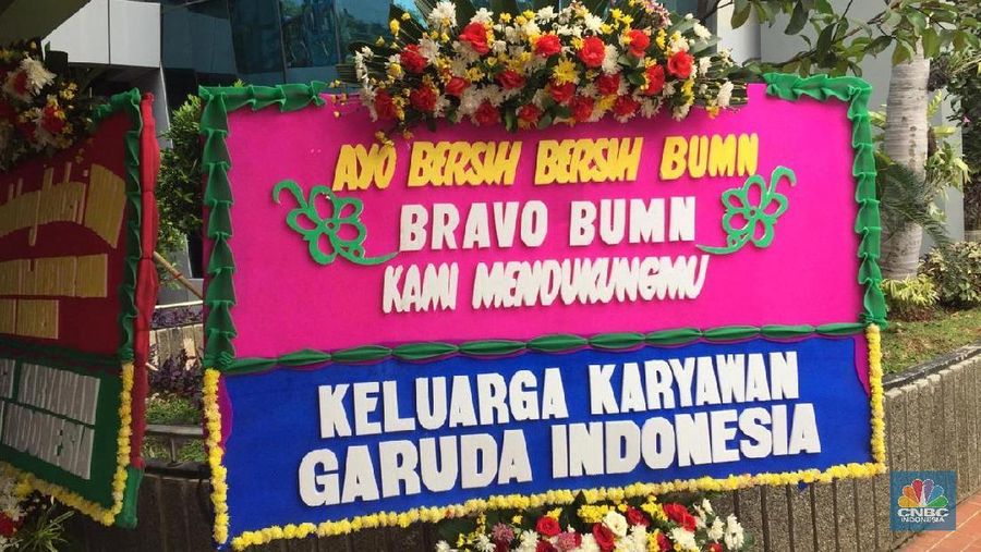 Keputusan pemecatan Direktur Utama Garuda Indonesia oleh Menteri Badan Usaha Milik Negara (BUMN) Erick Thohir atas skandal penyelundupan Harley dan Brompton.