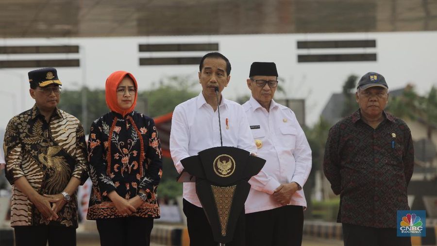 Tol Serpong-Kunciran bagian dari JORR II yang sudah lama dirancang sejak 1980-an untuk menghubungkan antar kota di sekitar Jakarta.