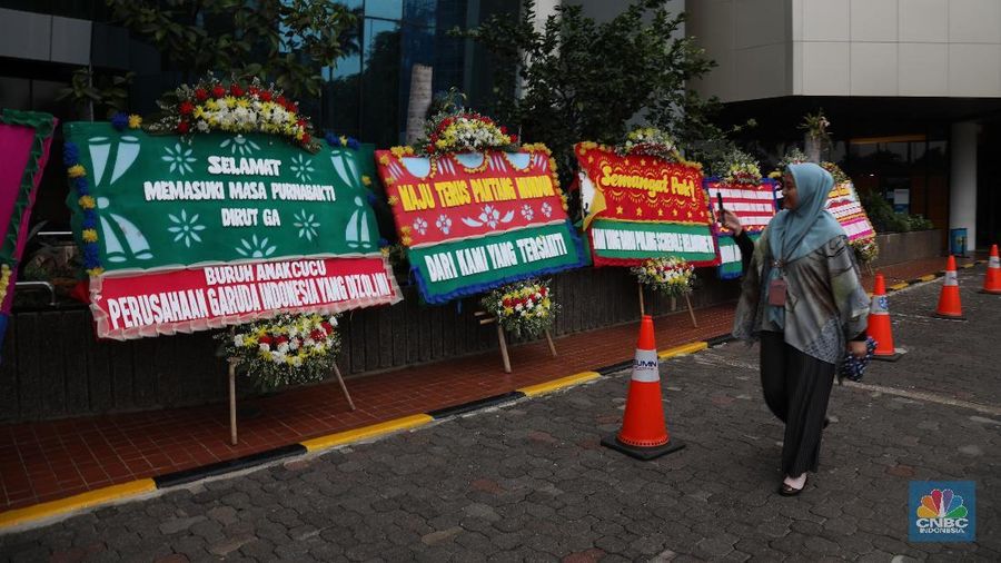 Karangan bunga tersebut sebagai wujud apresiasi kebijakan Erick Thohir.
